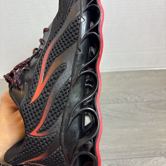 Mosha Belle Woman’s Athletic Tennis Shoe Size 9.5 Black Red Accents Non Slip - Picture 5 of 8